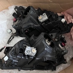 マークX120系純正ヘッドライトの画像