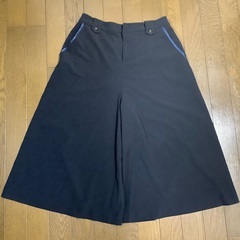 濃紺ガウチョパンツ　ワイドパンツ