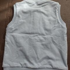 【新品】100cm水色ベスト※秋冬にの画像