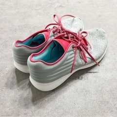 ＜Reebok＞ランニングシューズ スニーカー 24の画像