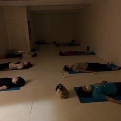 ヨガ【４名】生徒募集／毎週水曜日19:30開始　坪井クラスの画像