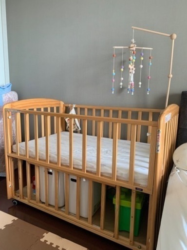 メリー付き木製ベビーベッド