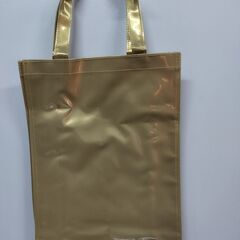 【新品】金色のトートバッグ