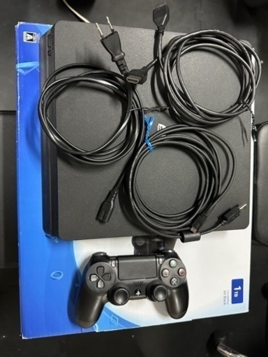 PS4箱付き　CUH-2000B ジェットブラック　１ＴＢ　各種ソフト　SONY純正デュアルショックアタッチメント　アシストキャップ付き