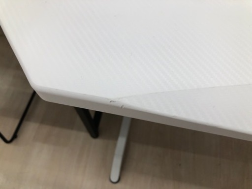 ニトリのゲーミングデスクのご紹介です