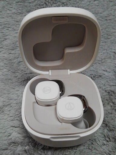 オーディオテクニカ　完全ワイヤレスイヤホン（中古品）
