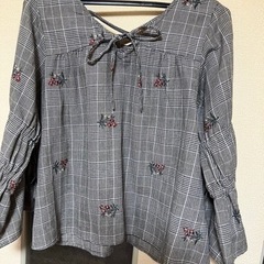 花柄トップス　M sizeの画像