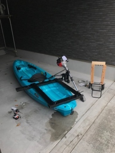 フィッシングカヤック　2馬力エンジン