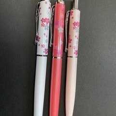 el roble 筆ペン、万年筆、シャーペン