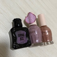 マニキュア3つセット　ANNA SUI 1つ　その他2つの画像