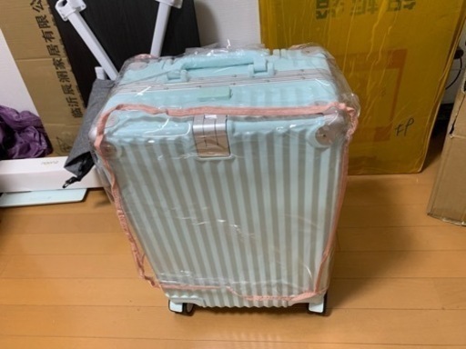 スーツケース青