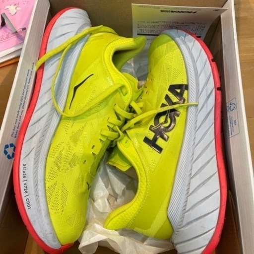 HOKA ランニングシューズ　25.5
