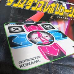 PS ダンスダンスレボリューション　専用コントローラー2個　ソフト２枚セットの画像
