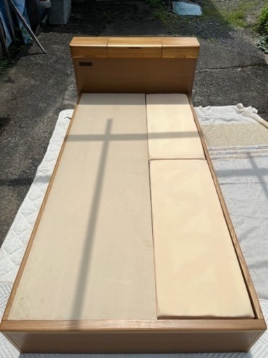 引出し付きシングルベッド