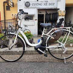 ヤマハ 電動自転車 26インチ 8.7AH 4点 白 充電器 付き