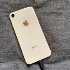 本日中　値下げしました　SIMロック解除済み　iPhone8 64GB ゴールド