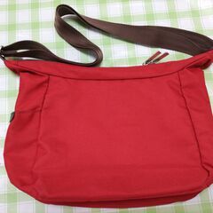 【美品】Champion ショルダーバッグ　(カラー：Red)の画像