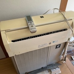 2013年、10畳使用。中古エアコン。シャープ　SHARP エア...