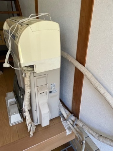 2013年、10畳使用。中古エアコン。シャープ　SHARP エアコン　AY-C28EE1