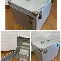 メイクボックス　サロン出張用ボックス(アルミ)　傷・汚れありの画像