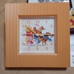 ✩くまのプーさん オレンジ色の掛け時計　未使用品