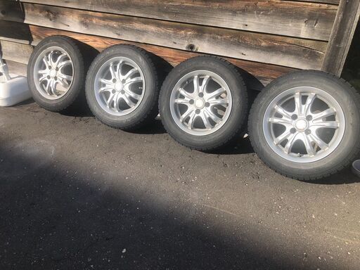 スタッドレスタイヤ　アルミホイール付　4本セット！在庫整理！！175/65R14　ホンダフィットで使用していました。ホイール4穴ピッチ100太さ5.5J