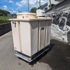 カワエースポンプ付受水槽タンクの画像