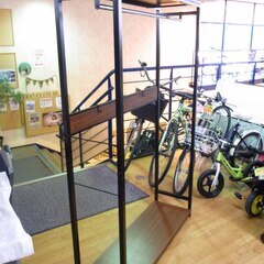 アイアンワードローブ ハンガーラック 幅110㎝ 棚・帽子フック・バッグフック付き ブラック 西岡店の画像