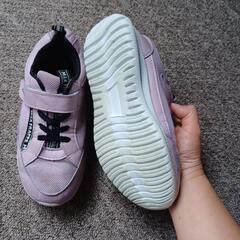 【在庫確認中】22㎝スニーカー☆100円の画像