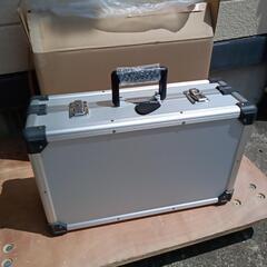 新品鍵付き　アルミケース　バック　かばん　ジュラルミンケース3