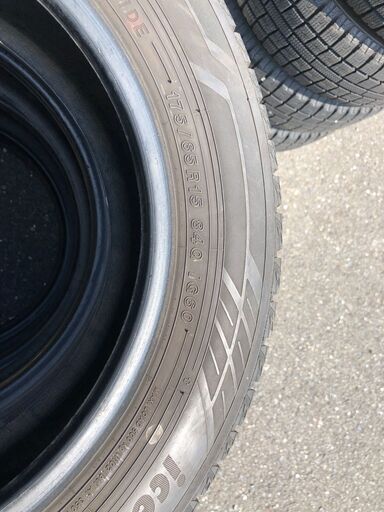 JMS０１４　?タイヤ安く譲ります?中古スタッドレスタイヤ?１７５/６５R1５?　（アクア・アクシオ・フィールダー・スペイド・ポルテ・