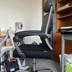 デスクチェア(背もたれ部分メッシュ/ハイバック)の画像