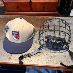 アイスホッケー！　フェイスネットとNHLレンジャーズのキャップの画像