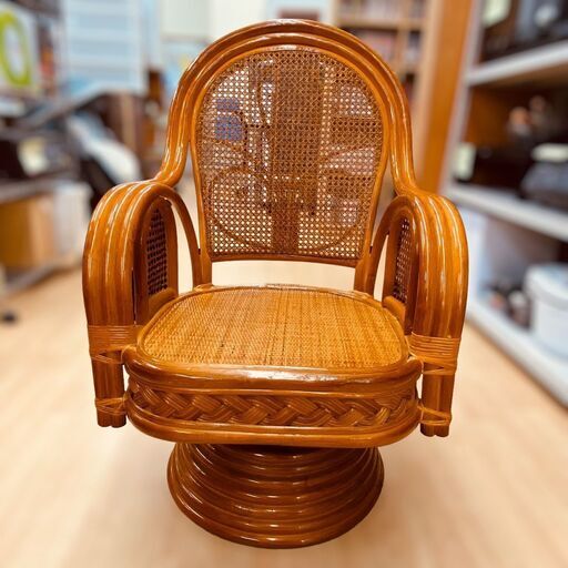 レガストック川崎本店】ラタン 回転式 座椅子 高さ調節 空気圧