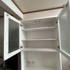 食器棚　カップボードの画像