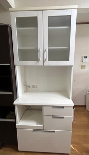 食器棚　カップボード