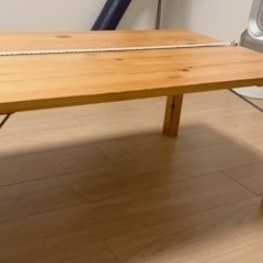 木製テーブル