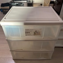 無料　衣装ケース３段の画像