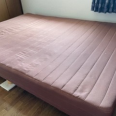 ダブルベッド