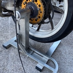 バイクスタンド片持ち　メンテナンススタンド　RVF VFR ドカティー