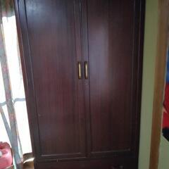 洋服ダンス　限界まで下げました。５０００円で、お売りします