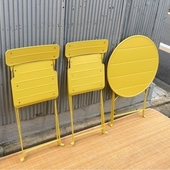 IKEA 屋外用テーブル＆チェア2脚 SUNDSÖ スンドソー　イエローの画像