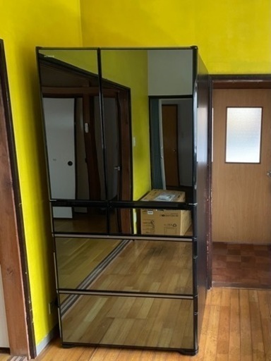 家庭用大型冷蔵庫(735L) ※キズ、汚れほぼ無