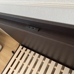 セミダブルベッドフレームの画像