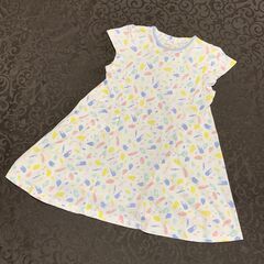 子供服　サイズ 100 まとめて2枚　babyGAP　BiqettiClub　ワンピ　の画像