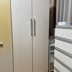 洋服ダンス差し上げます