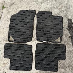 ダイハツネイキッドフロアマット