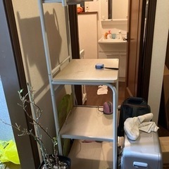 (急募) テーブル　石油ファンヒーターなど家具　0円の画像