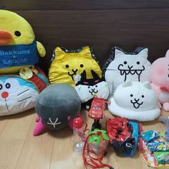 にゃんこ大戦争＆ドラえもん　BIGぬいぐるみ　など