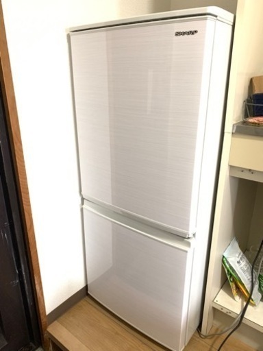 冷蔵庫 シャープ SJ-D14F-W 2021年購入